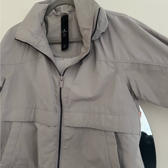 Lululemon Zip-up Gray Windbreaker - Picture 2 of 4